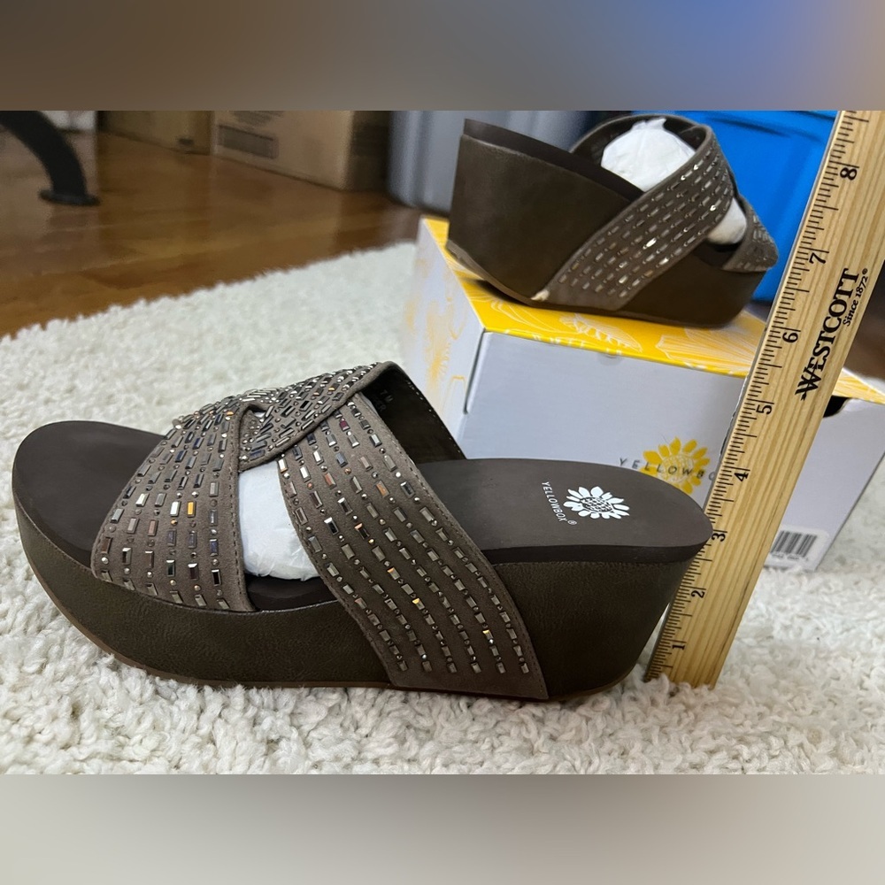 Women’s Size 7 Yellow Box Brown Wedge Sandals NEW - Picture 9 of 11